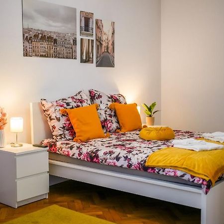 Ultracentral Golden Gatehouse 3 Bdrm Boekarest Buitenkant foto