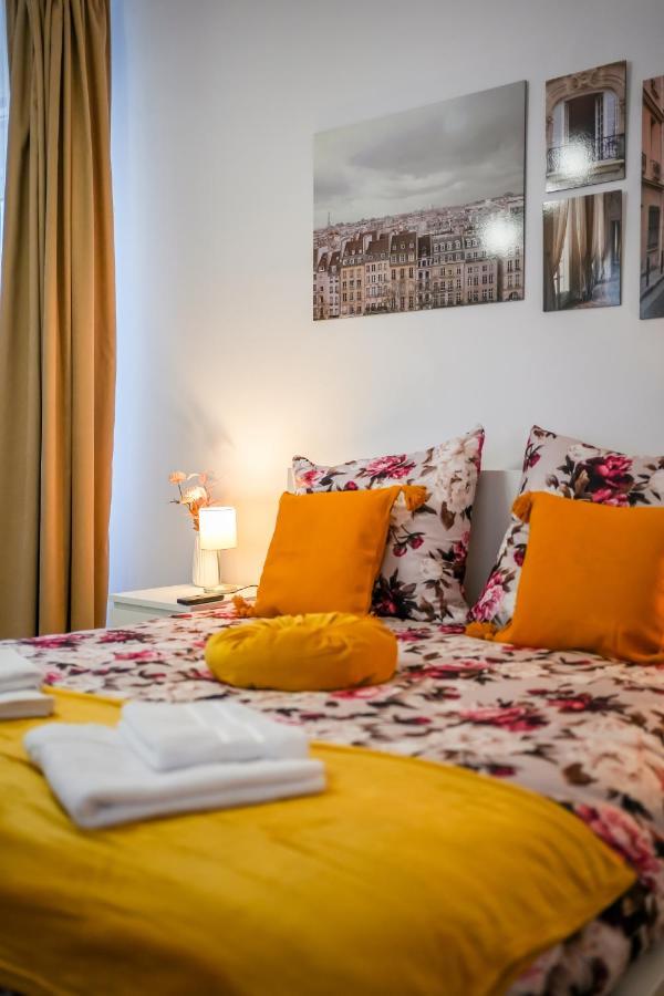 Ultracentral Golden Gatehouse 3 Bdrm Boekarest Buitenkant foto