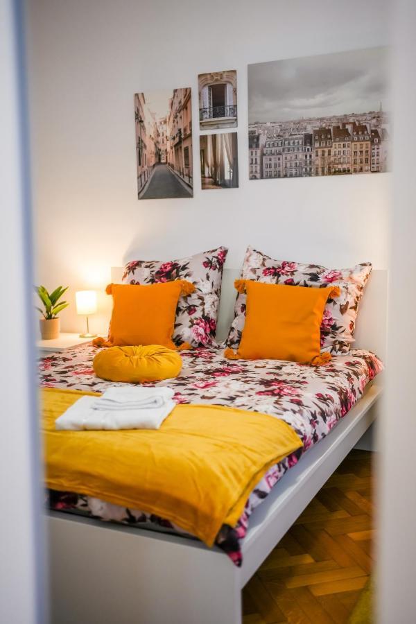 Ultracentral Golden Gatehouse 3 Bdrm Boekarest Buitenkant foto