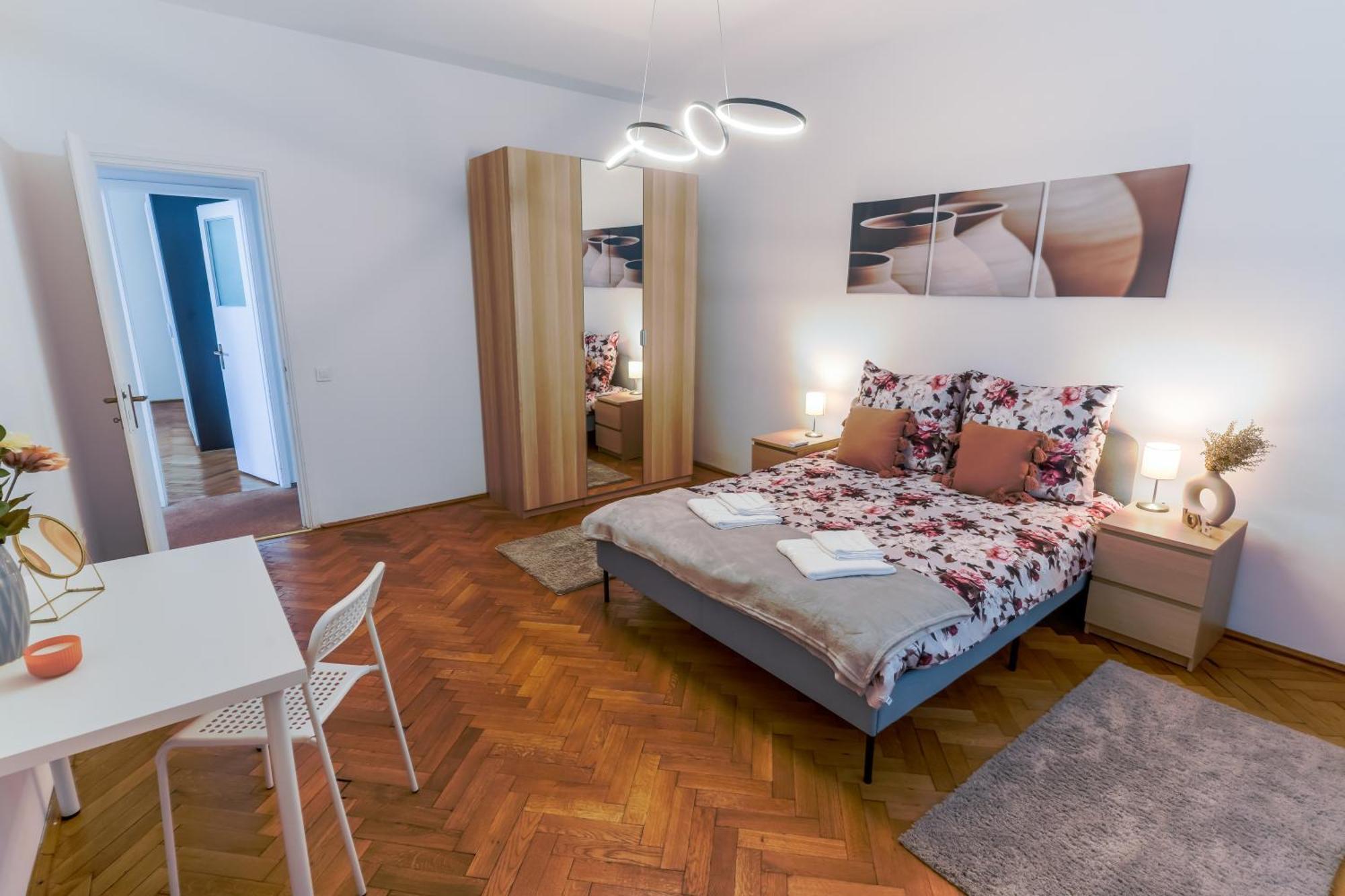 Ultracentral Golden Gatehouse 3 Bdrm Boekarest Buitenkant foto