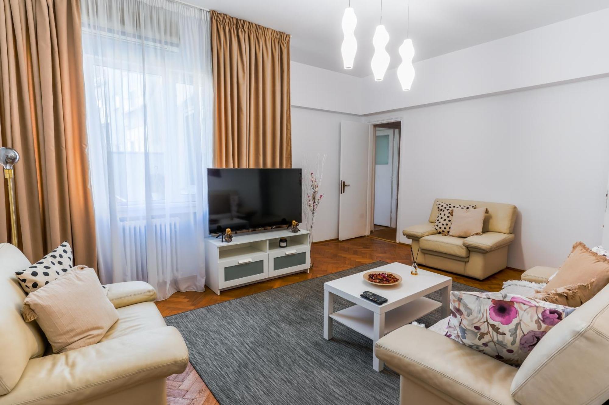 Ultracentral Golden Gatehouse 3 Bdrm Boekarest Buitenkant foto